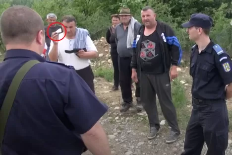 Episodul 22 - „Omul meu de încredere", momit politic